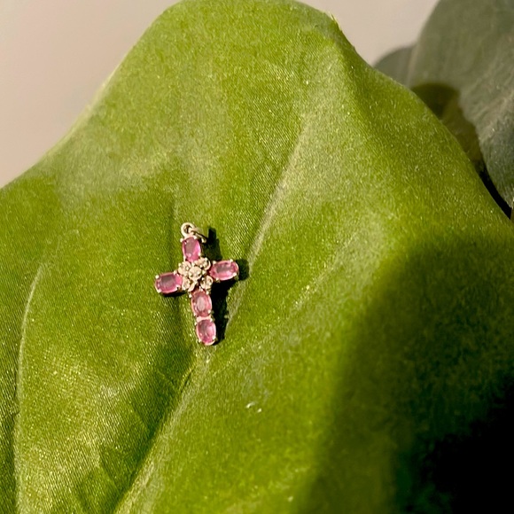 Pink sapphire cross with five diamonds in the middle - Picture 5 of 14
